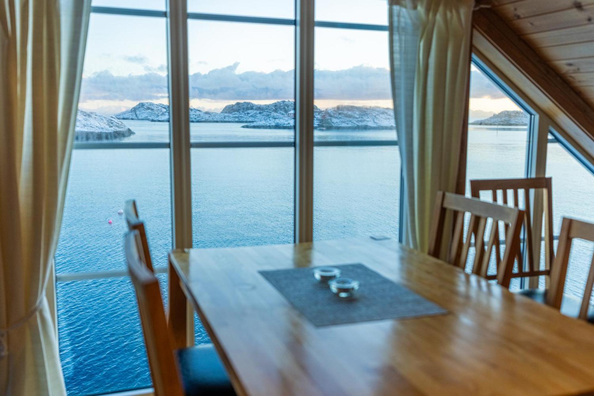 فندق Henningsvaer Rorbuer المظهر الخارجي الصورة