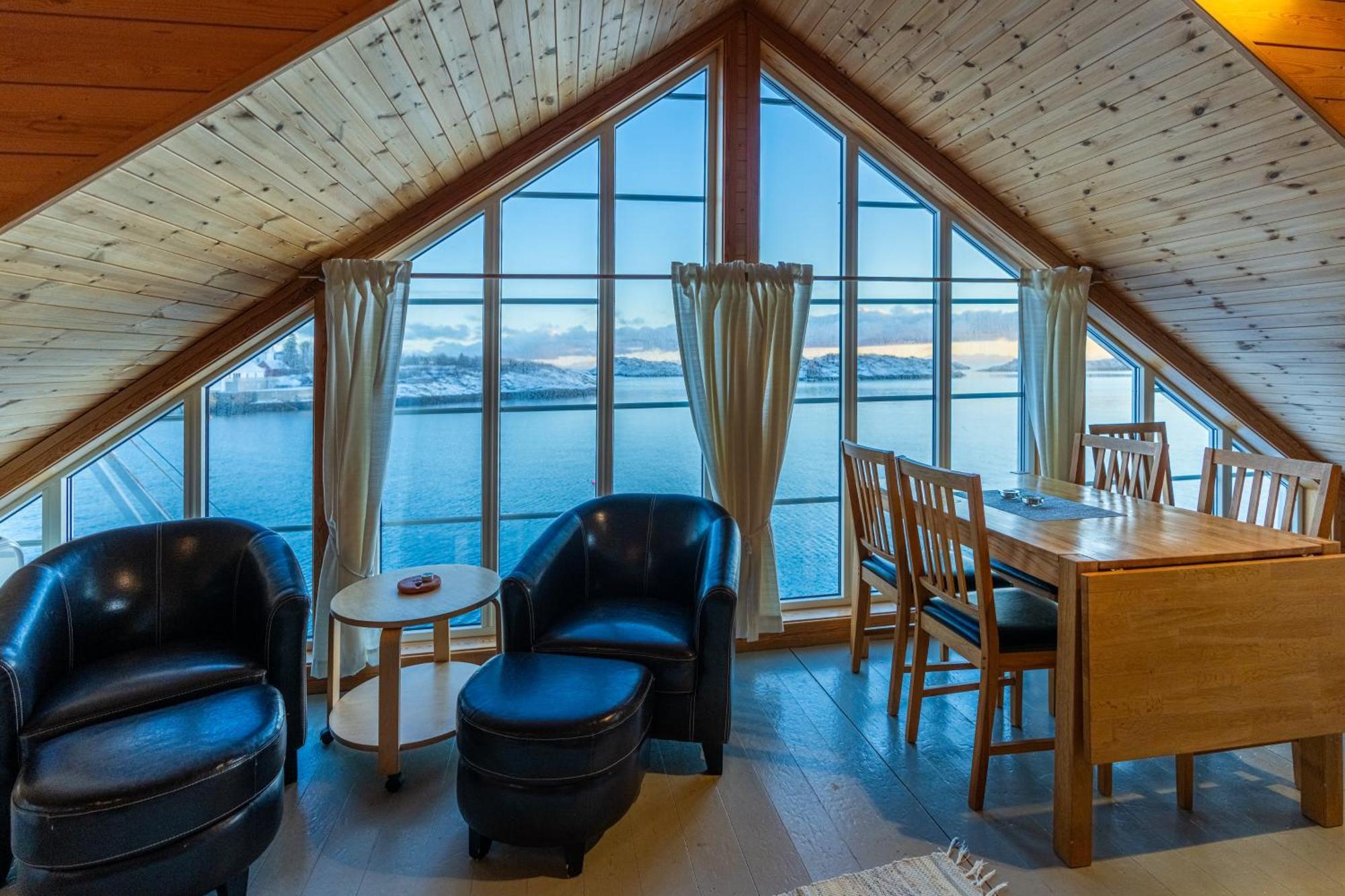 فندق Henningsvaer Rorbuer المظهر الخارجي الصورة