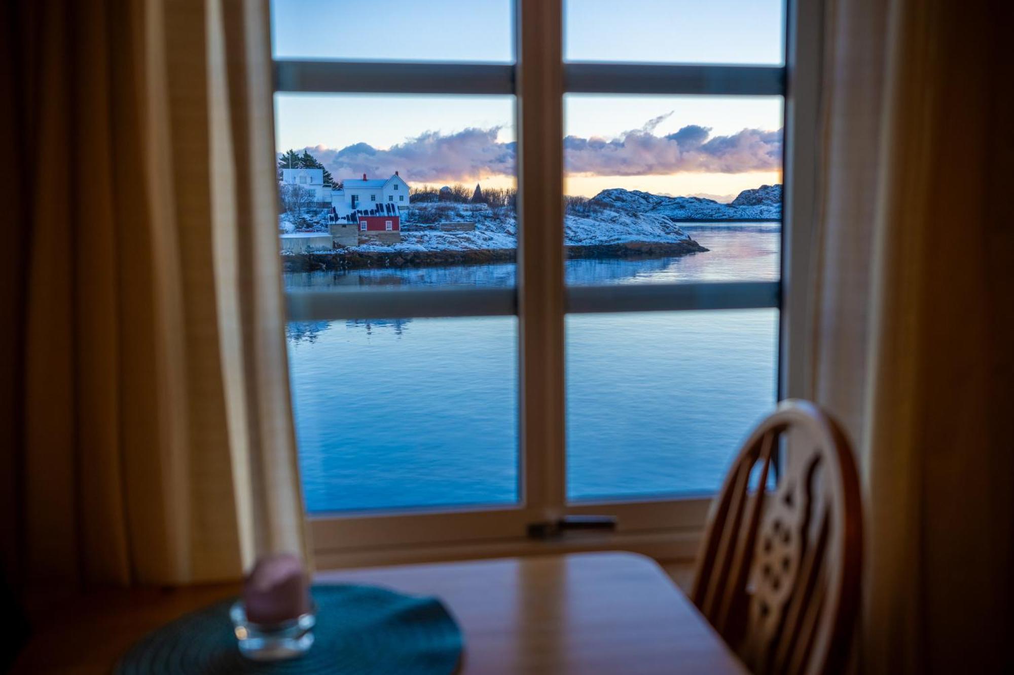 فندق Henningsvaer Rorbuer المظهر الخارجي الصورة